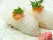 一度食べたら忘れられない 幻の魚でにぎられた　くえ寿司